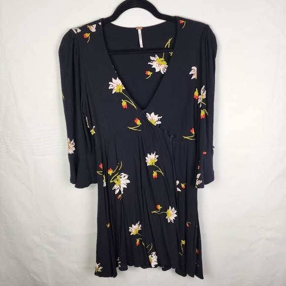 Free People Time On My Side Mini Bell Sleeve Tea Wrap Dress Size XS Boho Cottage - Picture 2 of 8